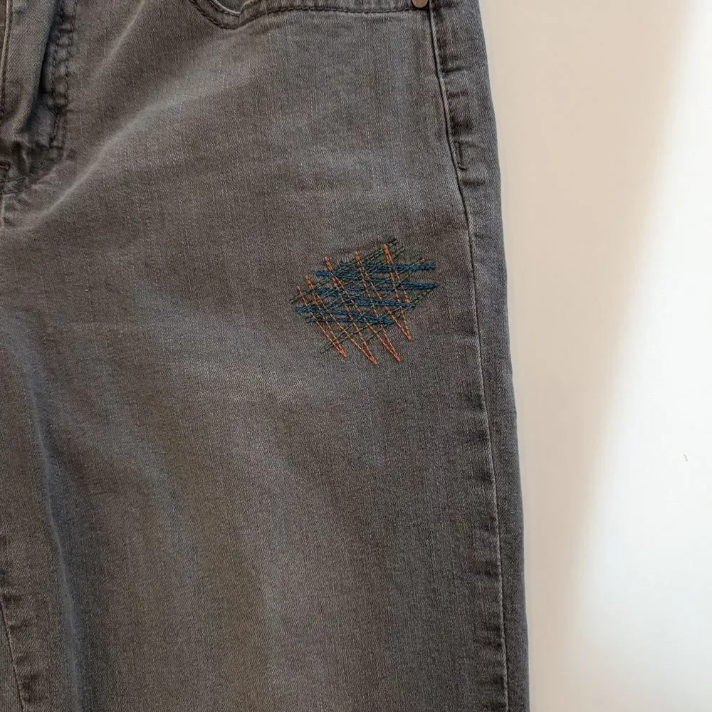 Tru‎ Luxe Jeans Gray Straight Leg Jeans with Colorful Floral Patches
